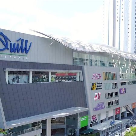 Apartamento #16 M101 Dang Wangi Klcc View Pool By Livin Kuala Lumpur Exterior foto